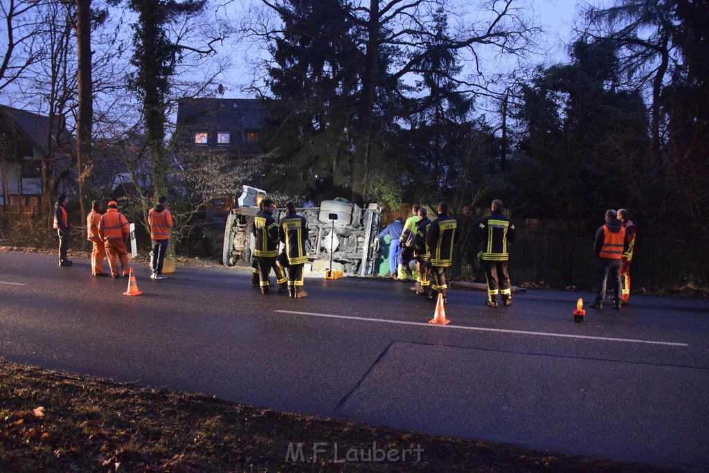 Container LKW umgestuerzt Koeln Brueck Bruecker- Dellbruecker Mauspfad P095.JPG - Miklos Laubert